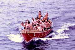 46_Hands_to_bathe_and_be_rescued_Atlantic_Jun1970